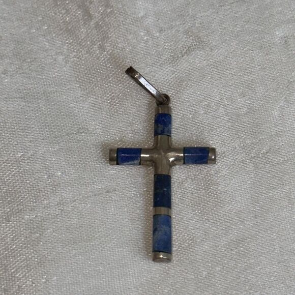Vintage 925 Sterling Silver Lapis Lazuli Inlaid Cross Pendant - Picture 3 of 4